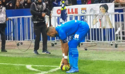 阿努诺比：因伤缺阵坐在场边一点也不好受，复出的感觉真棒