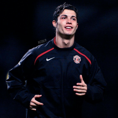 波兰主帅：要帮扎莱夫斯基找回状态；我觉得莱万还没决定未来（波兰主帅：盼助扎莱夫斯基复苏；称莱万去向仍未决定）