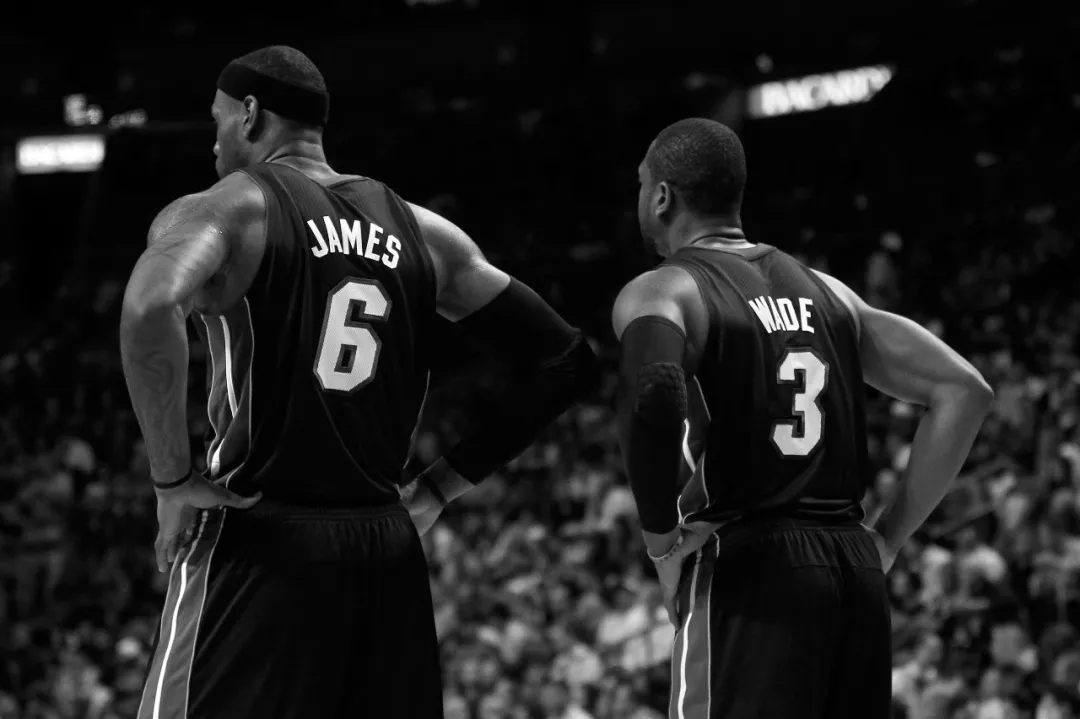 杜兰特最近状态不佳，他和申京如何调整？乌度卡不能乱用五大阵容（杜兰特近况低迷，申京如何调整？乌度卡需谨慎使用五大阵容）