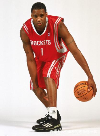 记者：拜仁考虑通过引进巴莱巴以顶替去向未明的格雷茨卡（记者称拜仁考虑引进巴莱巴，顶替去向未定的格雷茨卡）