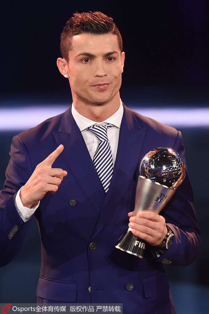 不是队服是奥运照！樊振东12月赛程海报引爆“情怀杀”