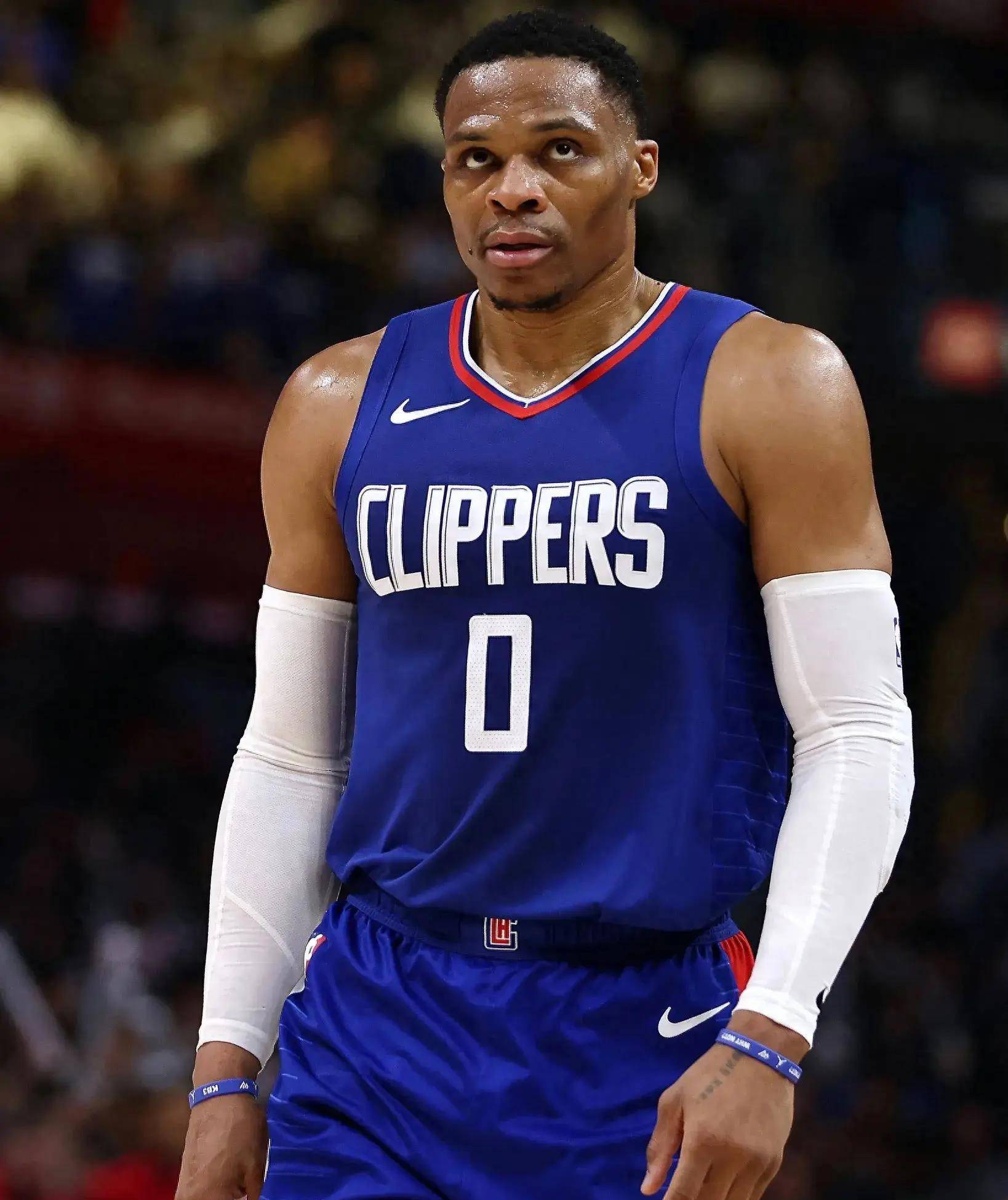 东福山矶钓遇小油扁围堵，坚守终获大黑鲷惊喜（东福山矶钓遭小油扁围攻，苦守终喜获大黑鲷）