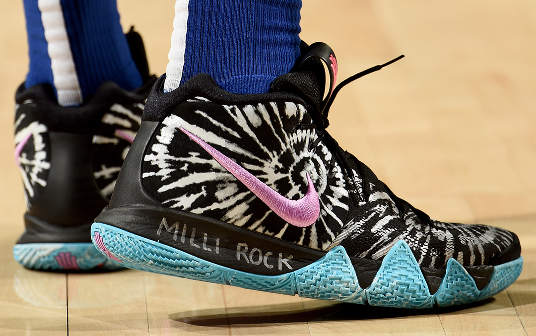 尤文全队和球迷一起出现在登机口，斯帕莱蒂和球迷们友好互动（尤文全队与球迷同现登机口，斯帕莱蒂亲切互动）