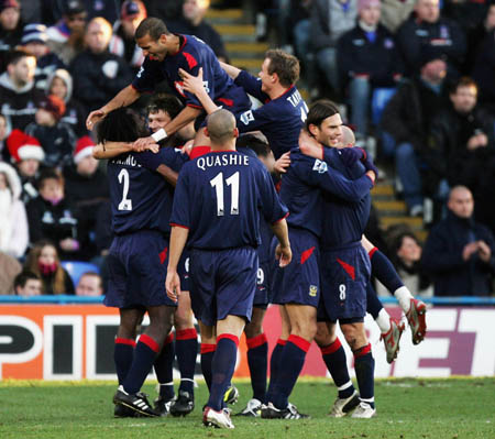 官方：沃尔夫斯堡与队长阿诺德续约至2028年（沃尔夫斯堡官宣队长阿诺德续约，合同至2028年）