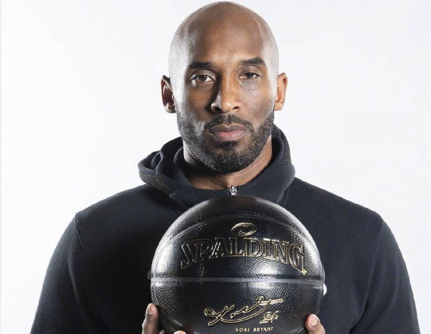 记者：曼联有意阿贾克斯17岁中场乔西-莫基奥（记者称曼联有意引进阿贾克斯17岁中场乔西-莫基奥）