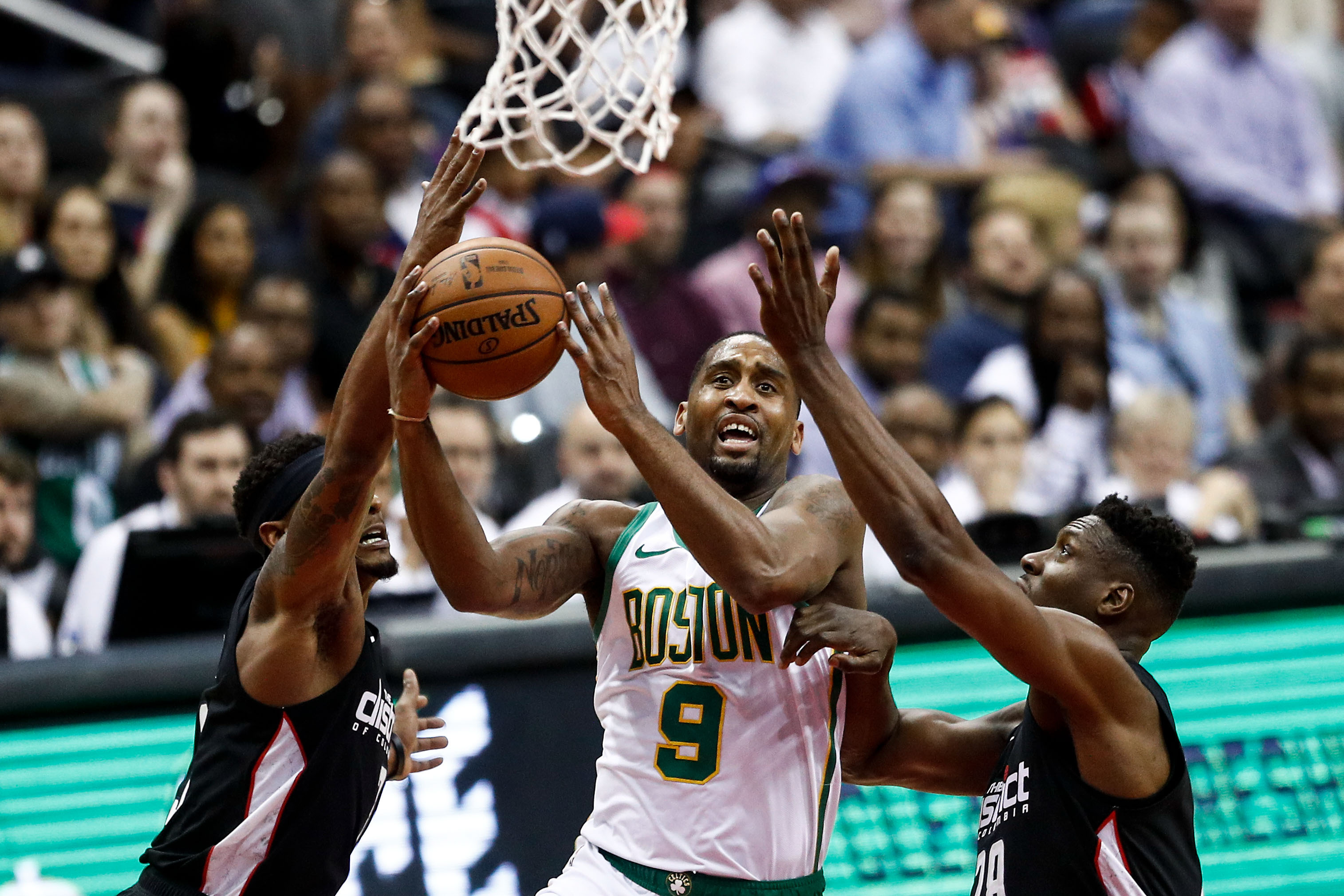 英超超过34岁的球员最佳阵容：（英超34岁及以上球员最佳阵容）