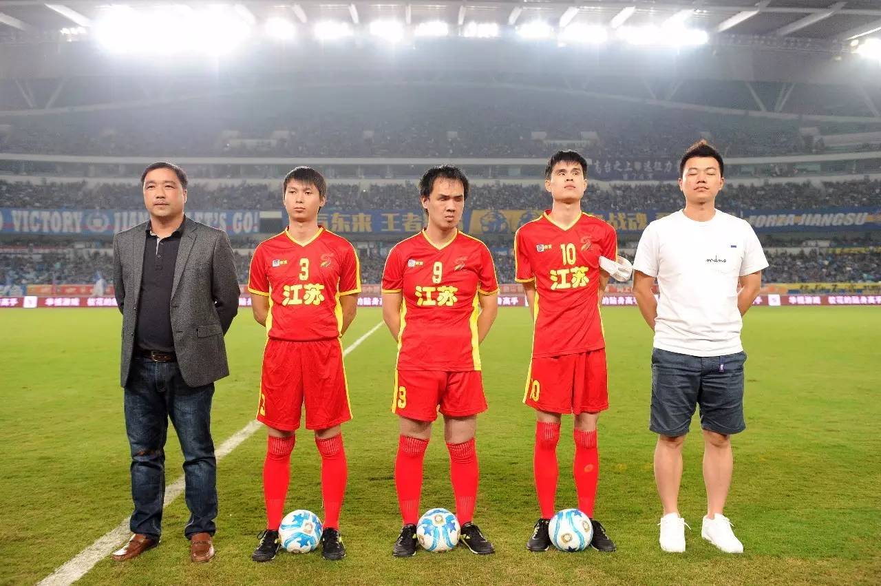 孔蒂：卡拉巴赫非常难对付，我对球队今天的表现很满意（孔蒂称卡拉巴赫难缠，对球队今日表现感到满意）