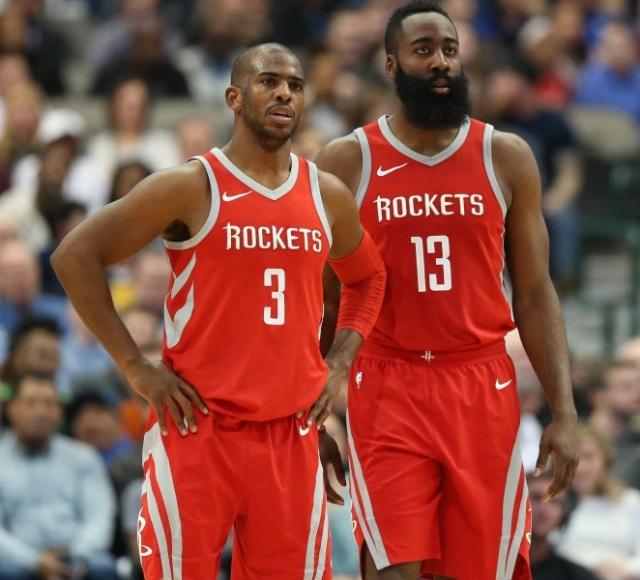 姆巴佩左腿肌肉不适缺席欧冠对阵曼城（姆巴佩因左腿肌肉不适无缘欧冠战曼城）