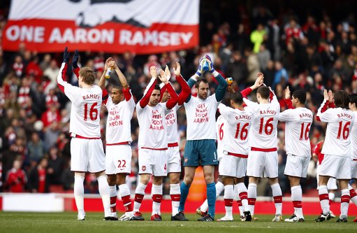 阿劳霍在巴萨已被罚下5次，本世纪仅次于皮克、莫塔和马克斯（阿劳霍在巴萨已5次染红，本世纪仅逊于皮克、莫塔与马克斯）