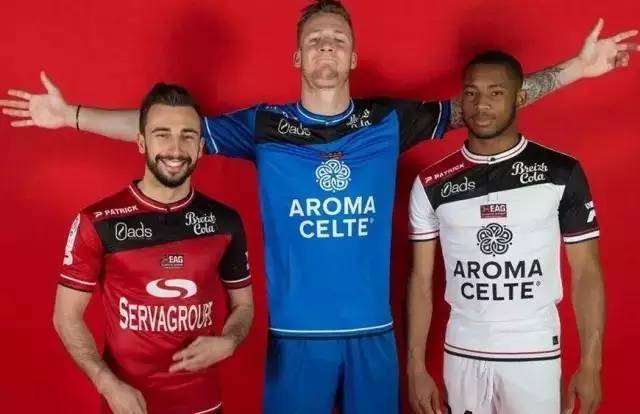 从弗里克的摇头中读懂了一切，巴萨的复兴之路还很漫长 巴塞罗那（弗里克的摇头已说明一切：巴萨复兴仍任重道远 巴塞罗那）