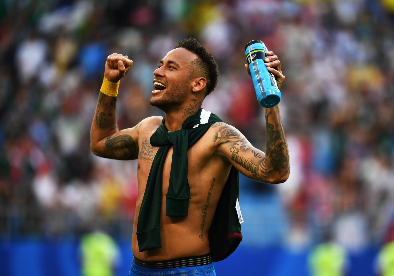 21世纪五大联赛外场球员出场时间榜：C罗、拉莫斯、梅西前3（21世纪五大联赛外场出场时间排行：C罗、拉莫斯、梅西位列前三）