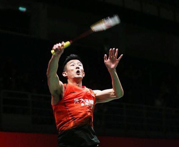 对年轻队员 对年轻队员